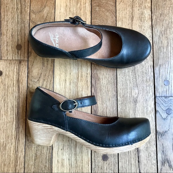 Dansko Shoes - Dansko Black Leather Mary Jane Clogs Size 36